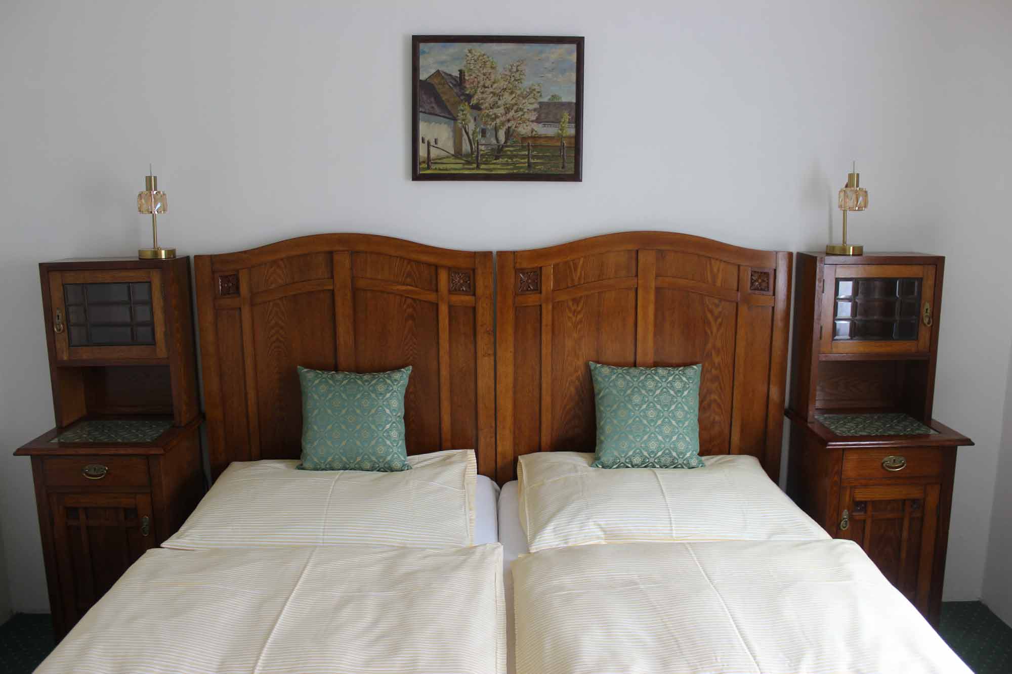 Ubytování - Manželská postel v apartmánu - Pohodlné a útulné spaní na Farmě Rampuše.